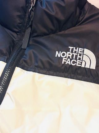 Cazadora The North Face Negra y Blanca mujer
