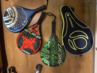 Bolsa Bullpadel X Series Negra y Azul y palas