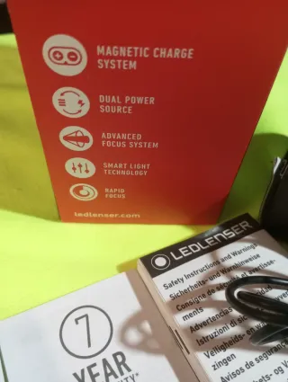 Linterna LEDLENSER MH5 400 lúmenes