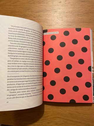 Libro 10-gruppen. El estampado y las personas.