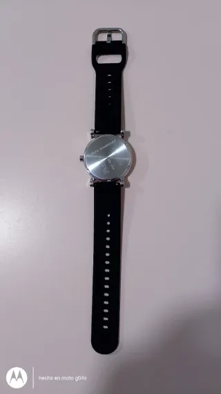 Reloj de pulsera de acero inoxidable.
