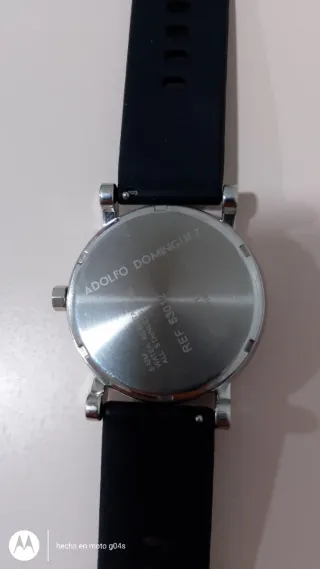 Reloj de pulsera de acero inoxidable.