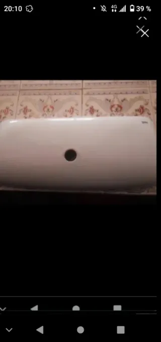 Tapa de inodoro blanca