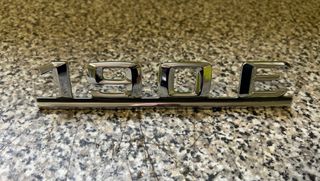 Anagrama Mercedes 190E