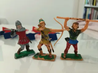 Lotto  di 12 Soldatini Dulcop Robin Hood