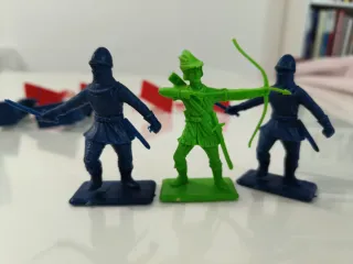 Lotto  di 12 Soldatini Dulcop Robin Hood