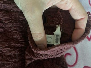 Vestido granate cuello alto Marca SLOW LOVE