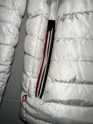 Cazadora Helly Hansen Blanca y Roja