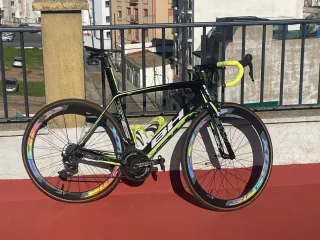 ÚLTIMA OFERTA Bicicleta de carretera BH