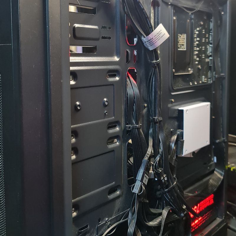 Torre PC Gaming Amd Rizen 5 + Gforce Rtx 3060 Ti afbeelding 8