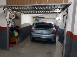 Cochera cerrada, esquina Av. Europa-Lope de Vega