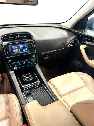 Jaguar F-Pace 2018 2.0 4x4