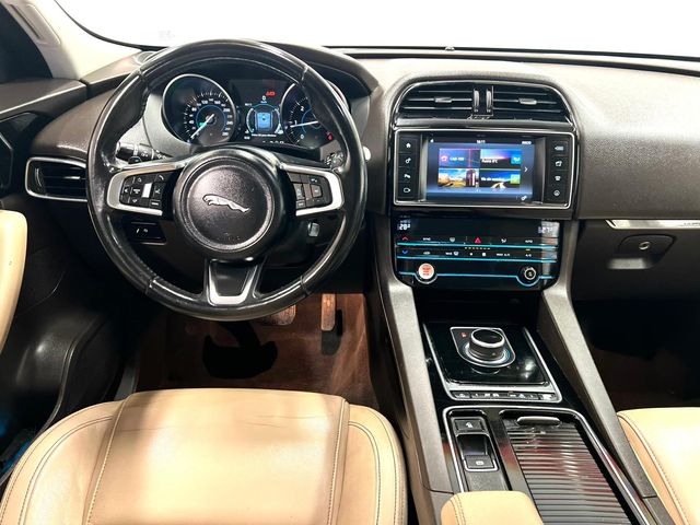 Jaguar F-Pace 2018 2.0 4x4