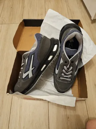 Zapatos de seguridad U-Power grises y azules