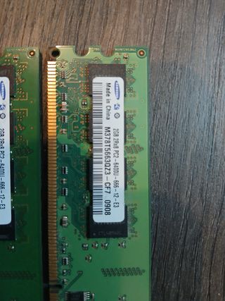 2x 2GB Samsung DDR2 PC2-6400U RAM