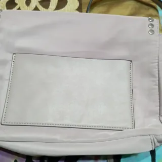 Bolso Parfois rosa palo con tachuelas