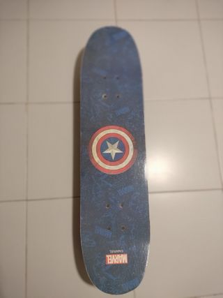 Monopatín infantil Marvel Capitán América
