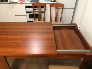 Lámparas de techo cristal y mesa comedor