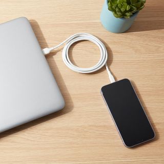 Amazon Basics - Cable USB-A a Lightning, cargador