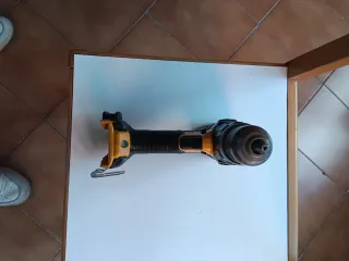 TALADRO DEWALT PERCUTOR DCD796