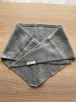 Bandana de lana en color gris