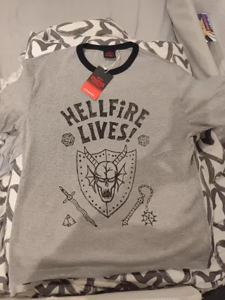 Camiseta Stranger Things Hellfire Club Pull&Bear G