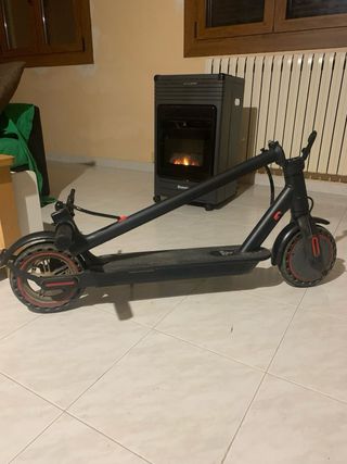Patinete eléctrico plegable negro