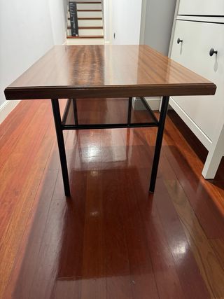 Tavolo da centro in legno e vetro