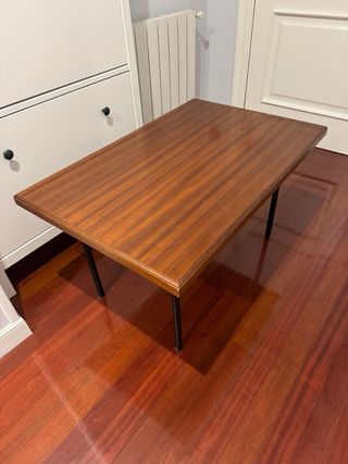 Tavolo da centro in legno e vetro