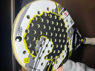 Pala padel middlemoon iberica 2 y paletero grande