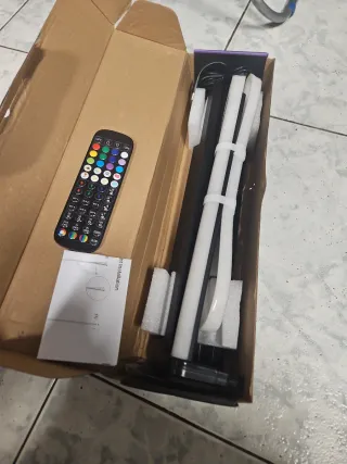 Lámpara LED de Esquina RGB+W con Mando