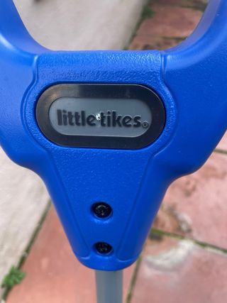 Triciclo infantil Little Tikes azul