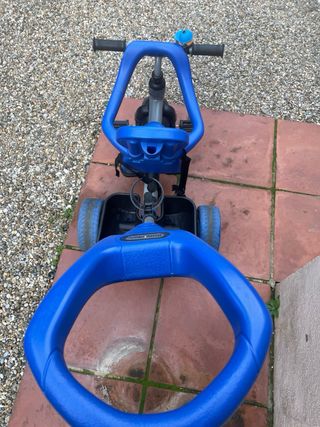 Triciclo infantil Little Tikes azul