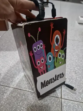 Altavoz iEMBO multicolor y rojo