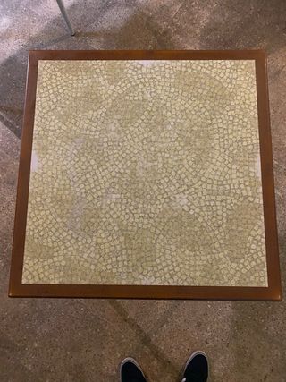 Mesa de terraza resistente.