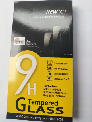 3 Protezioni Schermo NEW'C per iPhone 17, 17 Pro, 16 Pro