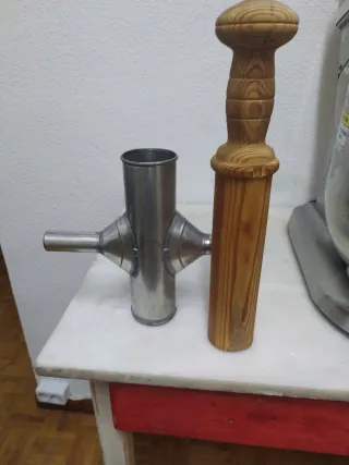 Churrera artesanal de metal y madera