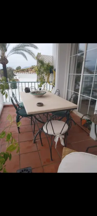 Mesa Mármol macizo y 6 Sillas Metal