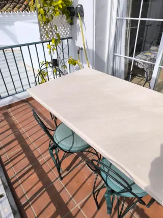 Mesa Mármol macizo y 6 Sillas Metal