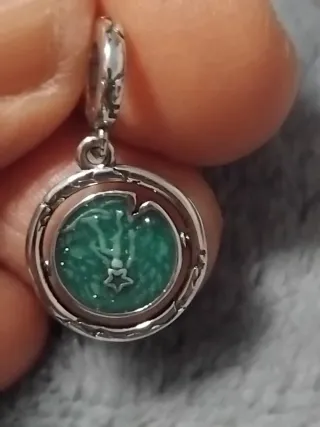 Charm Stranger Things mundo al revés