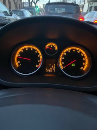 Opel Corsa 2014, 1.4 gasolina, 5 p.,blanco.