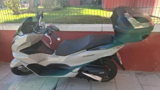 Honda PCX 2024 Gris
