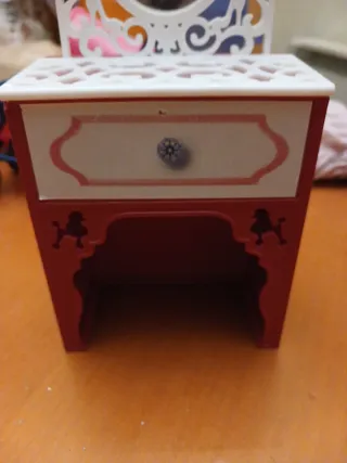 Tocador Barbie Dream House con espejo.