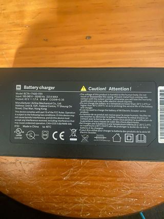 Patinete Xiaomi Essential + Cargador para arreglar