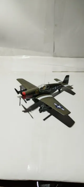 Maqueta P-47 M Thunderbolt montada/pintada a mano