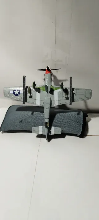 Maqueta P-47 M Thunderbolt montada/pintada a mano