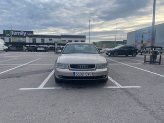 Audi A4 2000 2.5 TDI 4 puertas v6