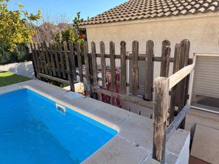 Pérgola y vallas de madera