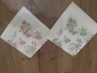 13 fazzolettini fantasia floreale