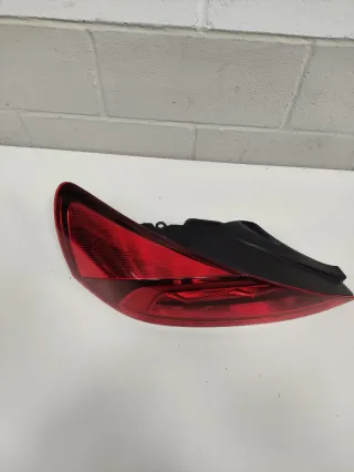 Piloto trasero izquierdo VW Scirocco de 2016